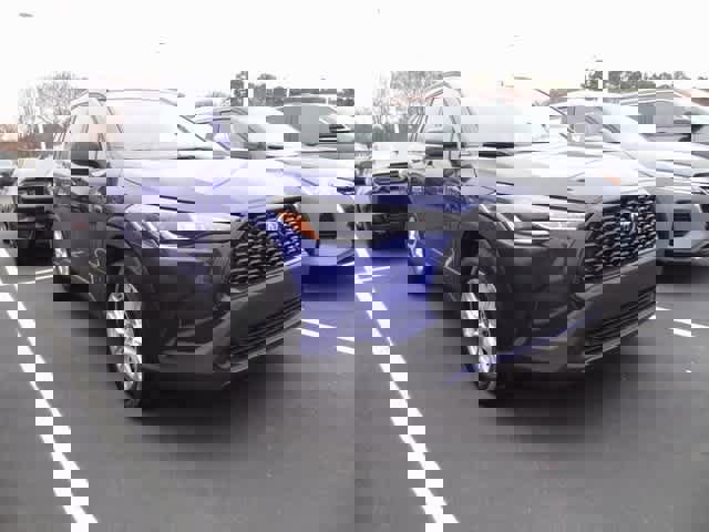 Certified 2025 Toyota Corolla Cross LE image 3