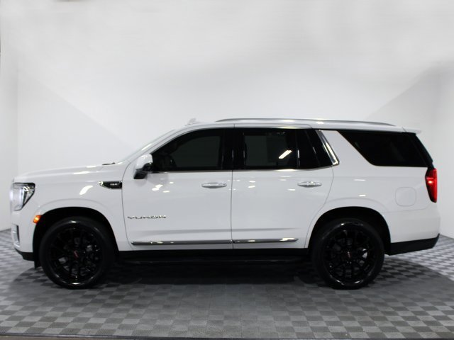 Used 2022 GMC Yukon SLT w/ SLT Premium Package image 3