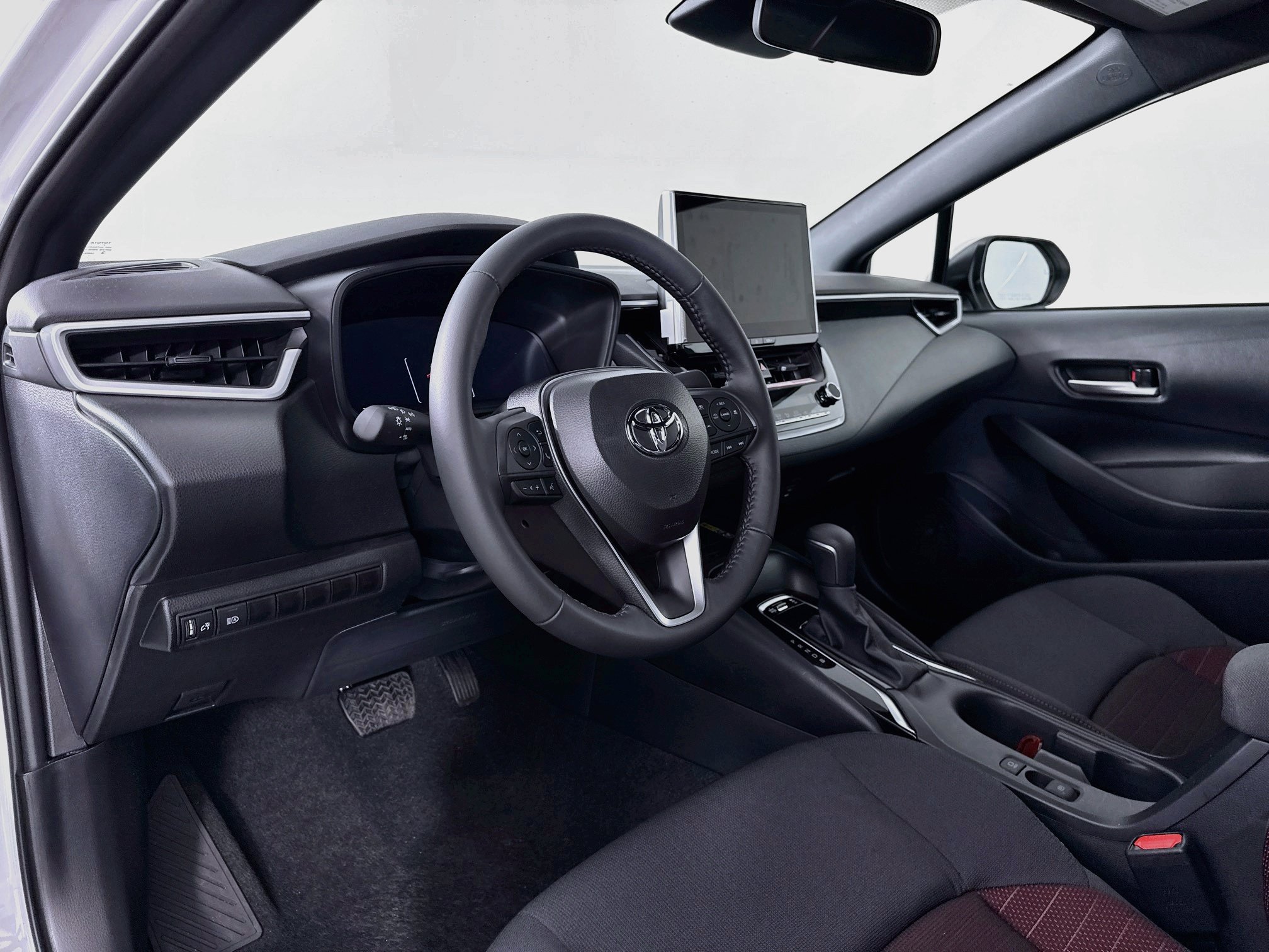 Certified 2026 Toyota Corolla SE w/ SE Package FWD image 9