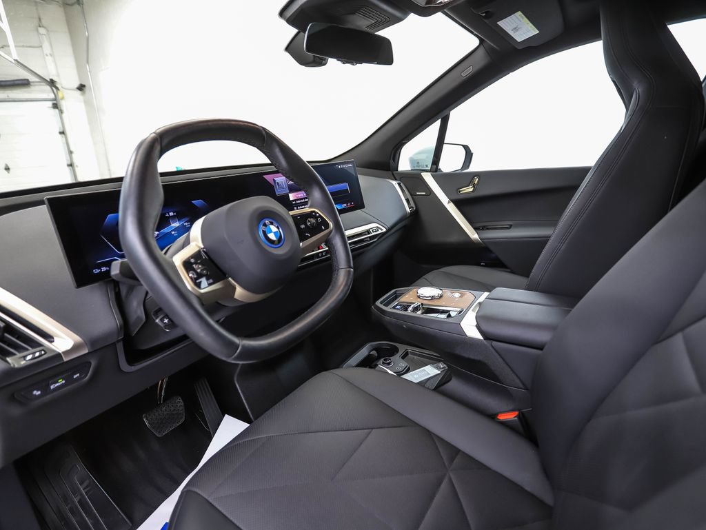 Used 2024 BMW iX xDrive50 w/ Convenience Package AWD/4WD image 10
