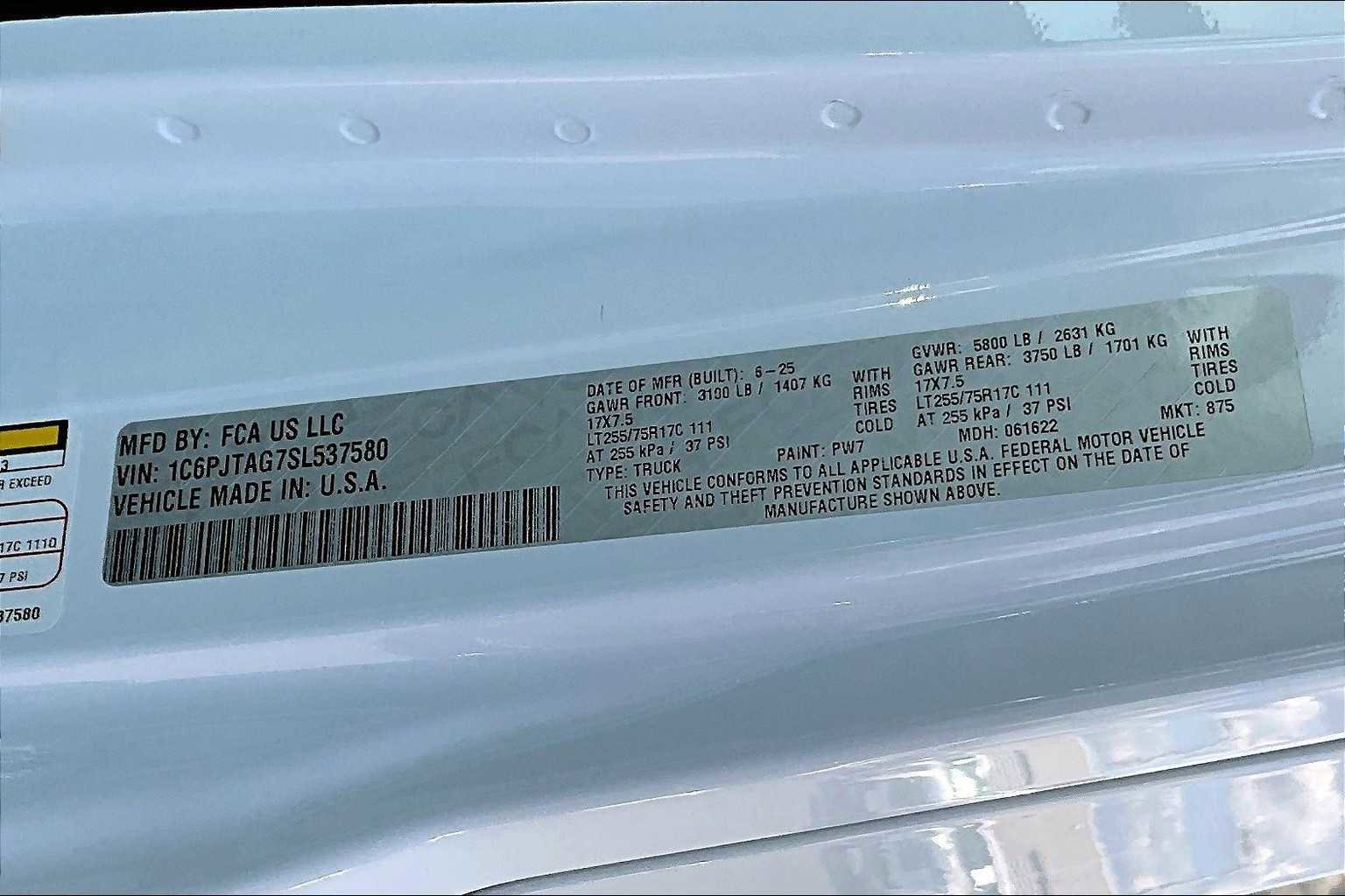 New 2025 Jeep Gladiator Sport image 21