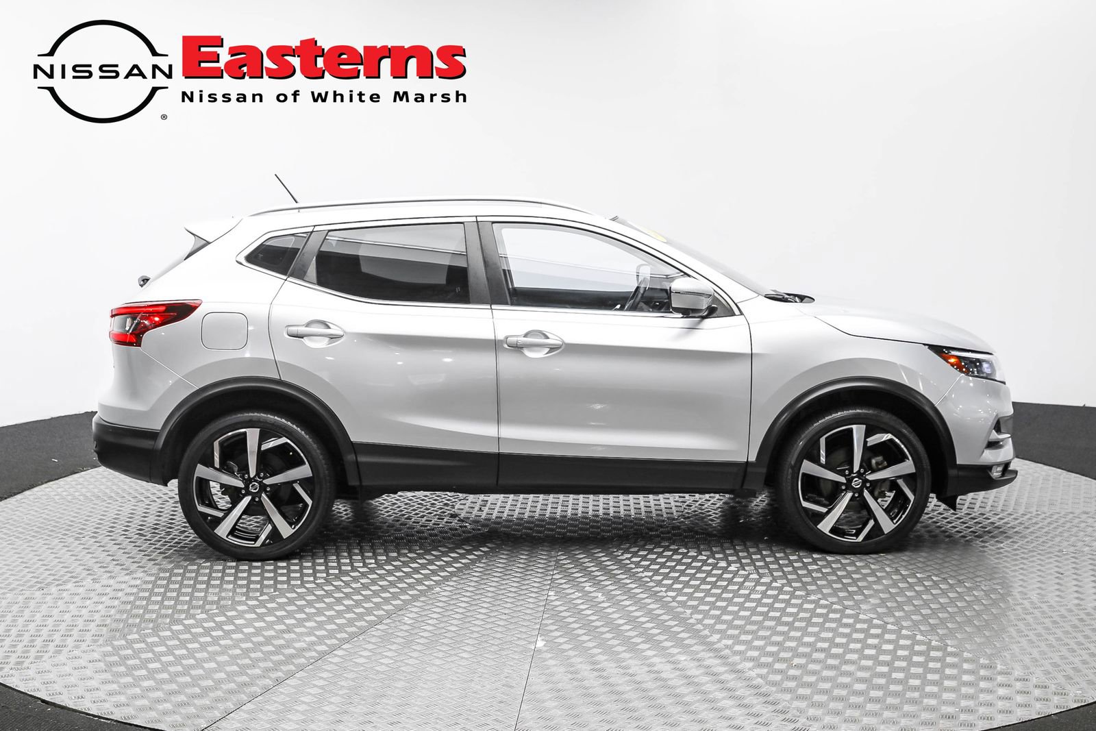 Used 2022 Nissan Rogue Sport SL w/ Premium Package image 4