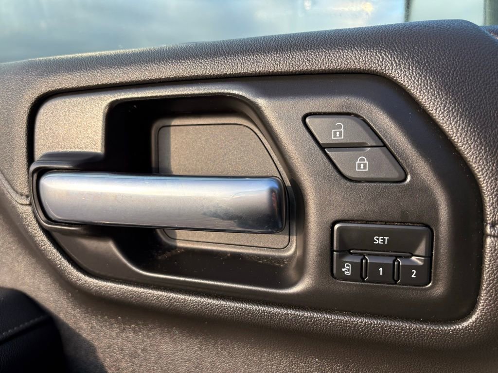 Used 2022 Chevrolet Silverado 2500 LTZ w/ LTZ Convenience Package image 21