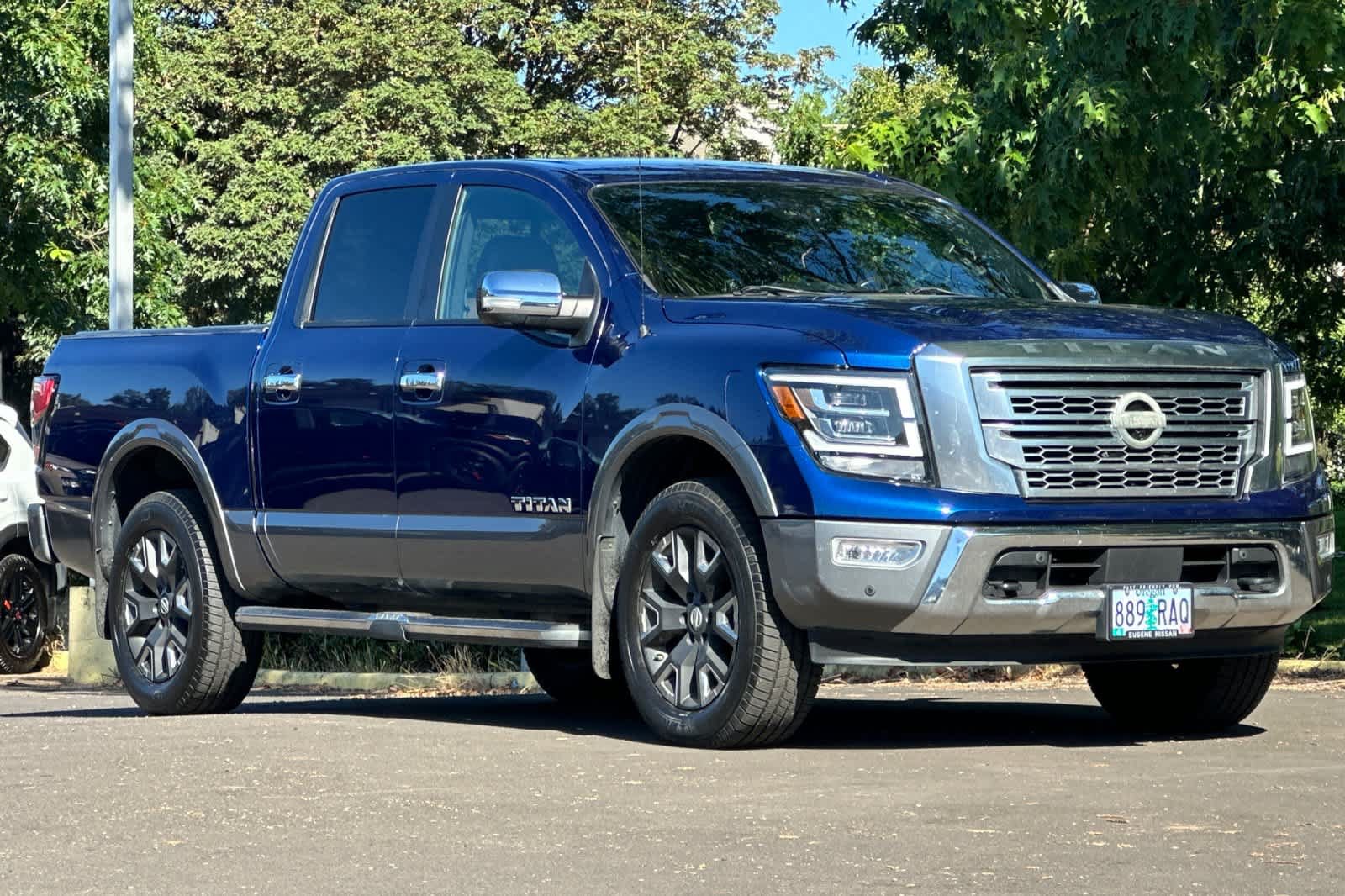 Used 2021 Nissan Titan Platinum Reserve w/ Moonroof Package AWD/4WD image 9