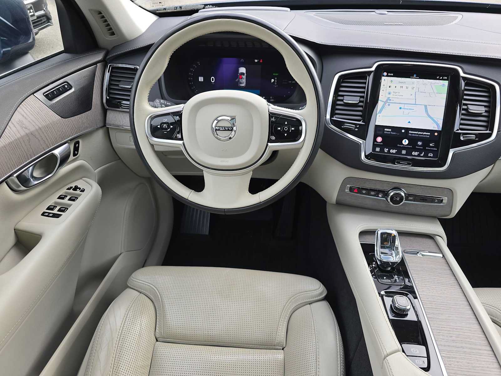 Certified 2023 Volvo XC90 T8 Ultimate w/ Protection Package Premier AWD/4WD image 19