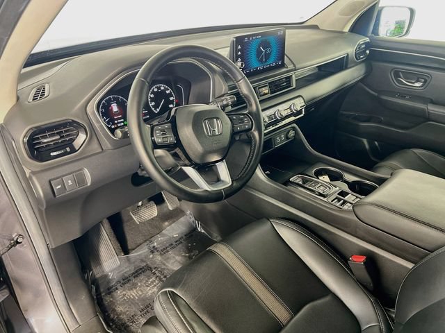 Used 2025 Honda Pilot EX-L image 11