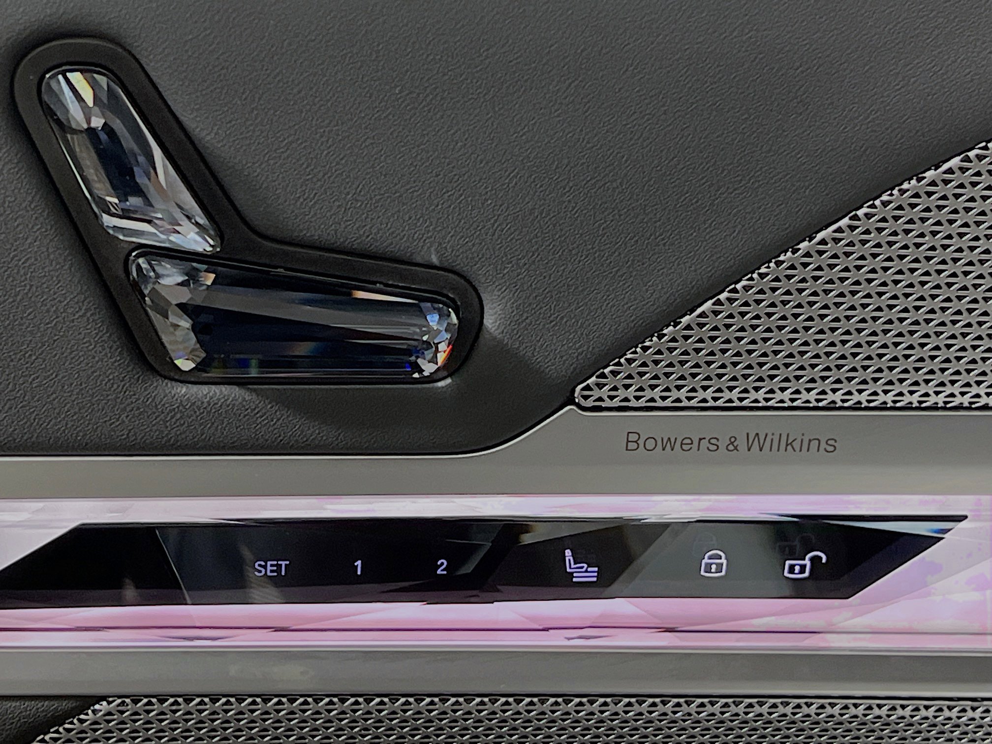 Used 2025 BMW 740i xDrive image 16