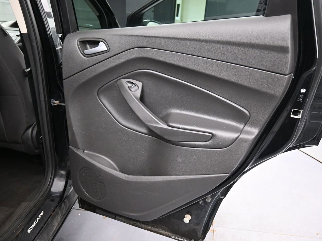 Used 2017 Ford Escape SE AWD/4WD image 18