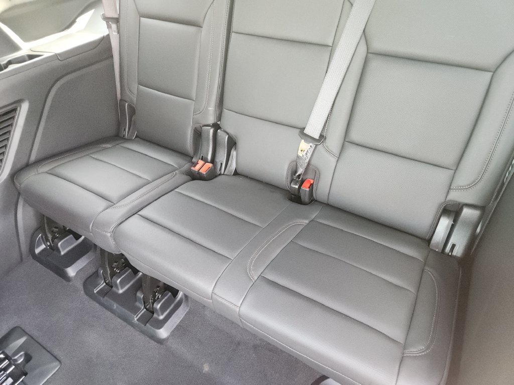 Used 2026 Chevrolet Tahoe High Country AWD/4WD image 32