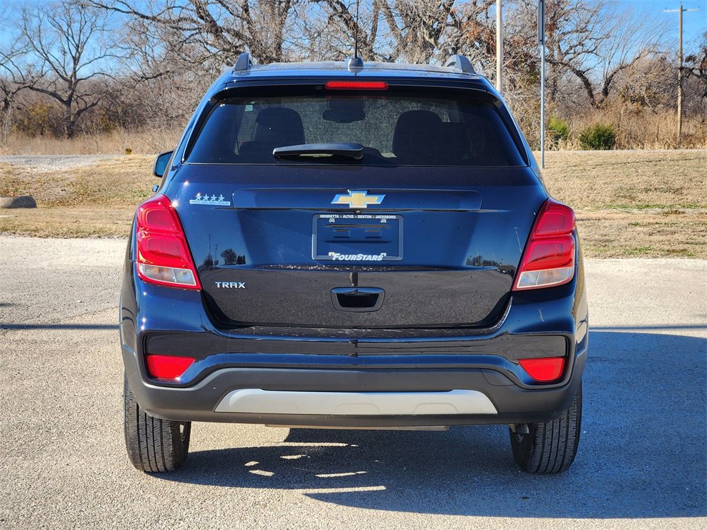Used 2022 Chevrolet Trax LT w/ LT Convenience Package image 6
