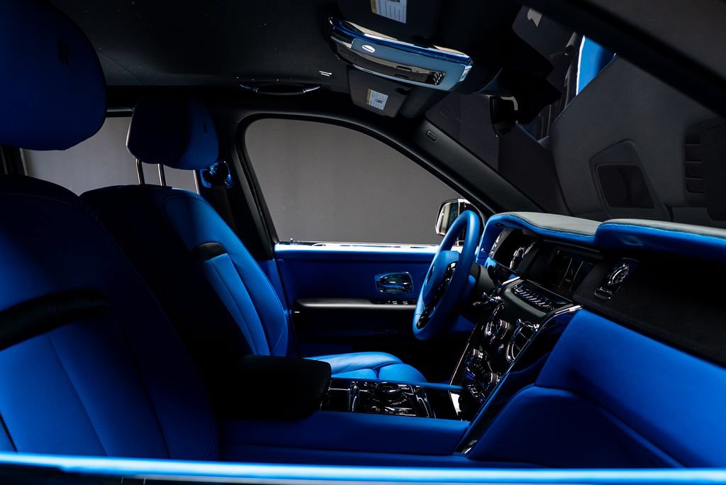 Used 2022 Rolls-Royce Cullinan w/ Cullinan Package AWD/4WD image 39