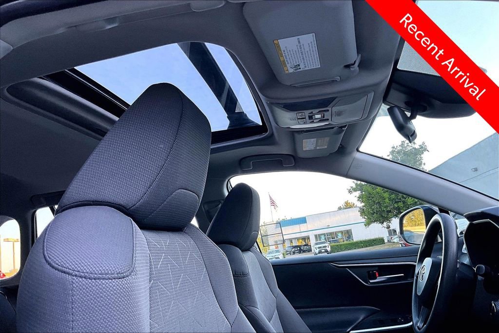 Used 2019 Toyota RAV4 XLE w/ All Weather Liner Package FWD image 27