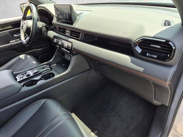 Used 2025 Honda Pilot TrailSport image 22