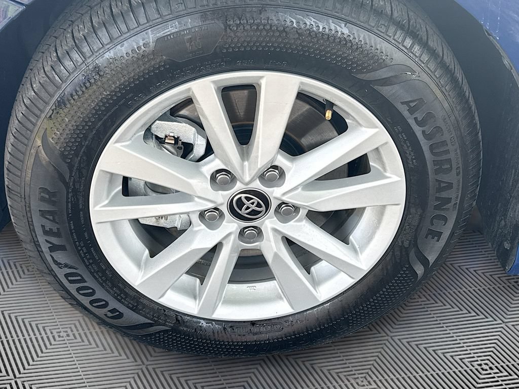 Used 2026 Toyota Camry LE FWD image 30