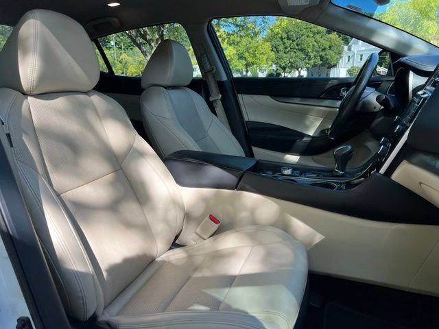 Used 2017 Nissan Maxima 3.5 SV w/ Dynamic Package FWD image 25