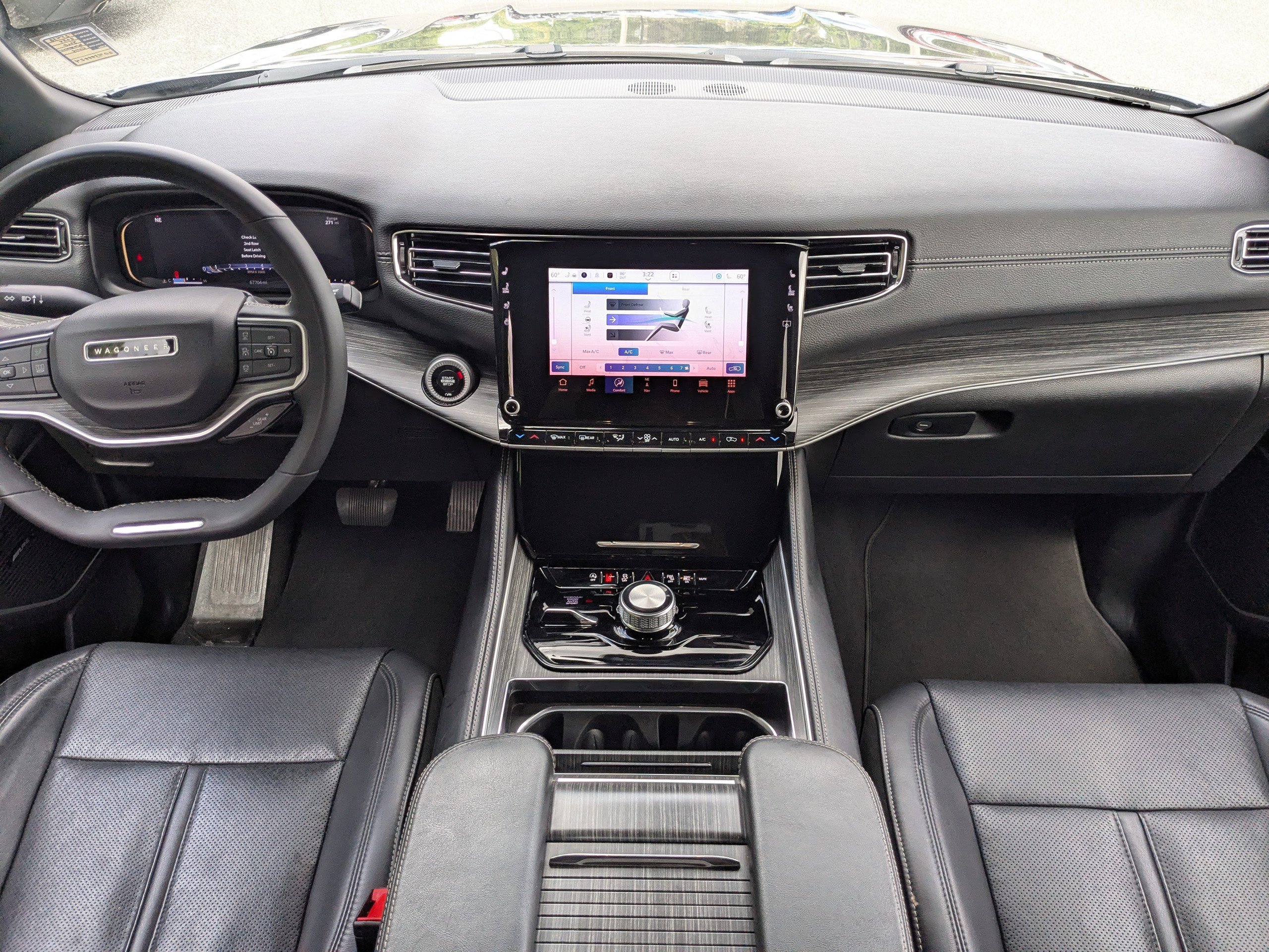 Certified 2024 Jeep Wagoneer L Series II w/ Flexible Seating Group AWD/4WD image 13