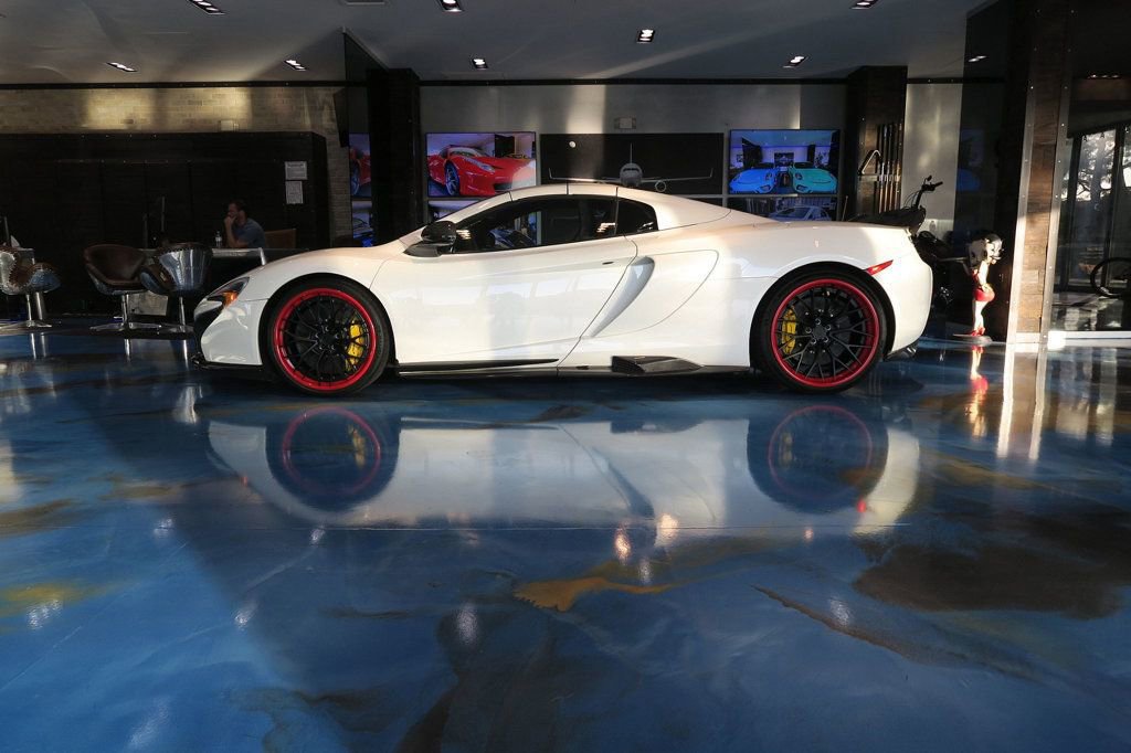 Used 2015 McLaren 650S Spider image 11