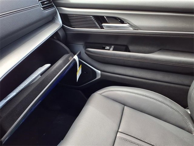 New 2025 Jeep Wagoneer 4WD image 18