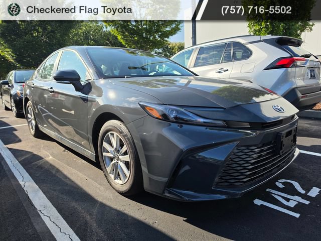 Used 2025 Toyota Camry LE FWD image 3