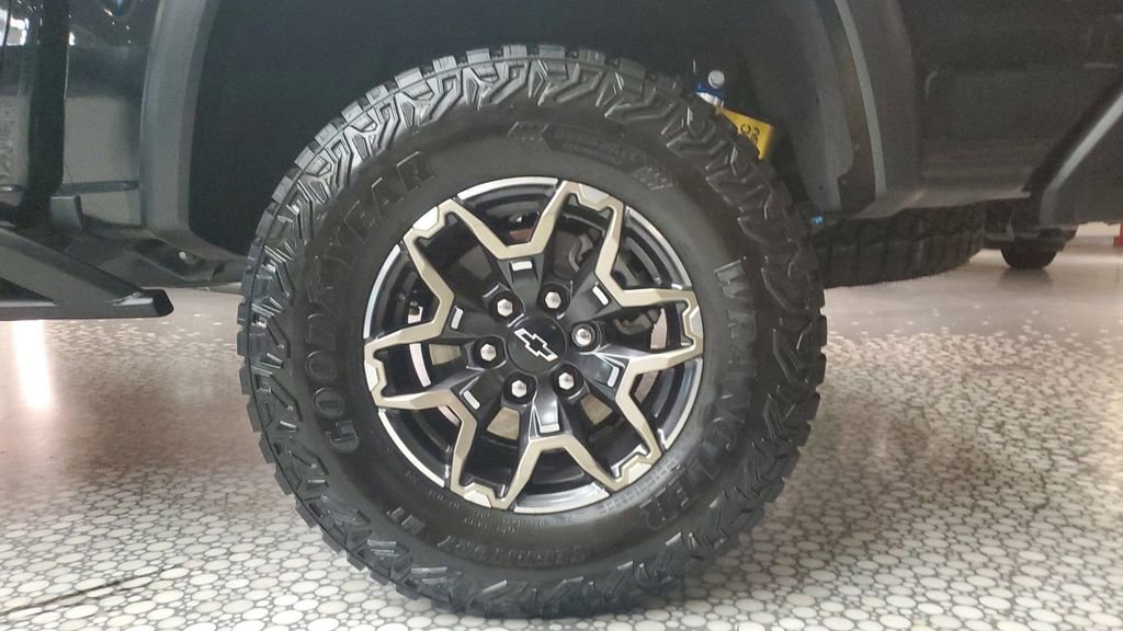 Used 2023 Chevrolet Colorado ZR2 w/ ZR2 Convenience Package III image 6