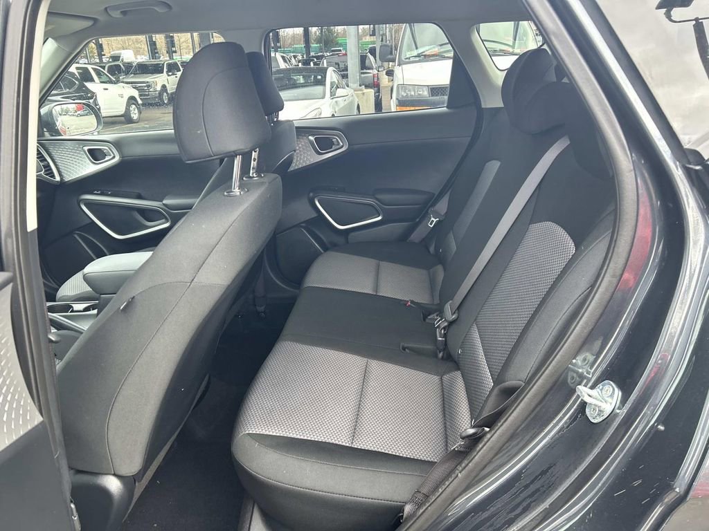 Used 2024 Kia Soul LX w/ Option Group 015 image 12