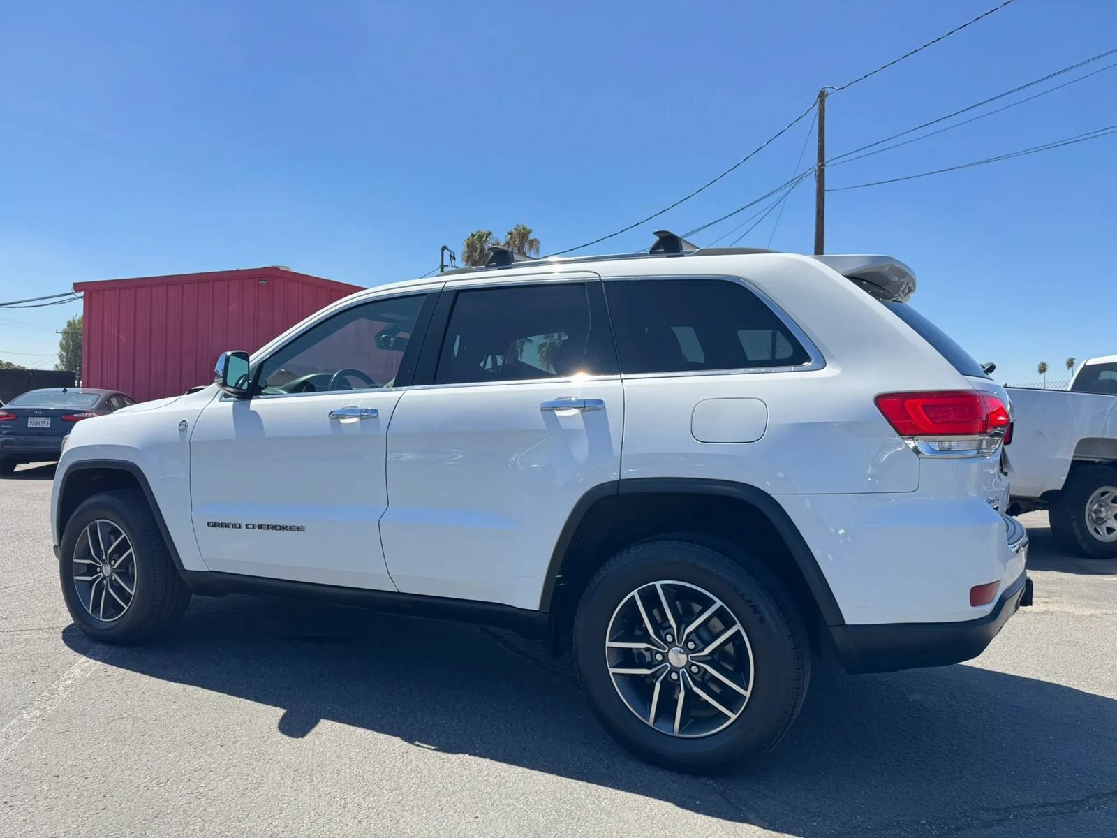 Used 2018 Jeep Grand Cherokee Limited AWD/4WD image 4