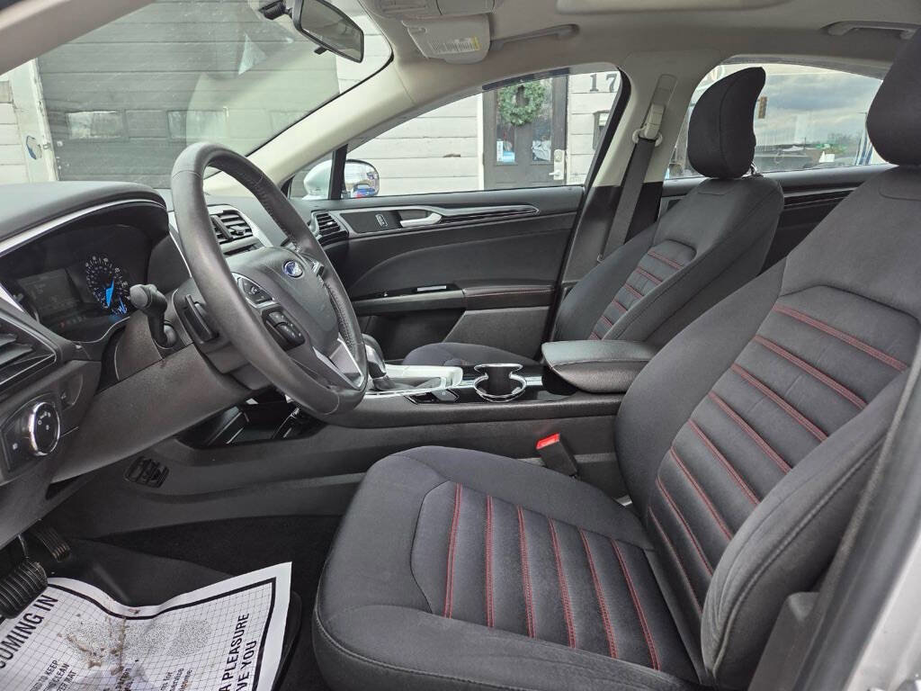 Used 2015 Ford Fusion SE w/ Equipment Group 201A image 10