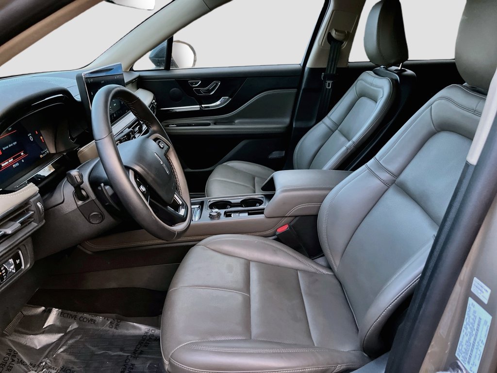 Used 2025 Lincoln Corsair AWD w/ Equipment Group 101A image 20