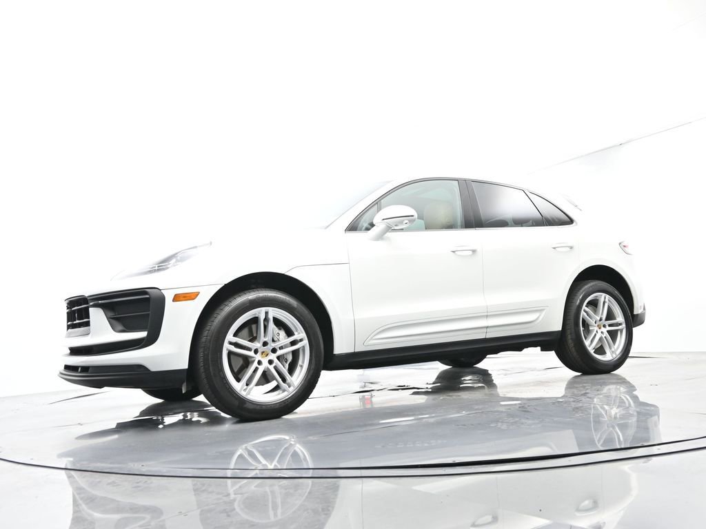 Certified 2023 Porsche Macan AWD/4WD image 45