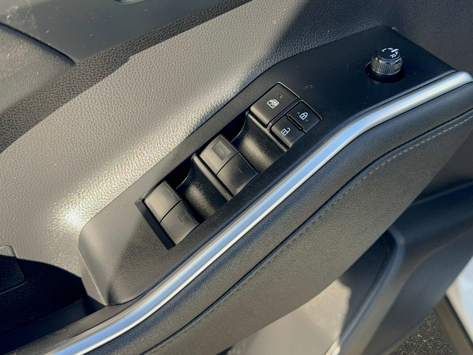 Used 2023 Toyota Highlander XLE image 16