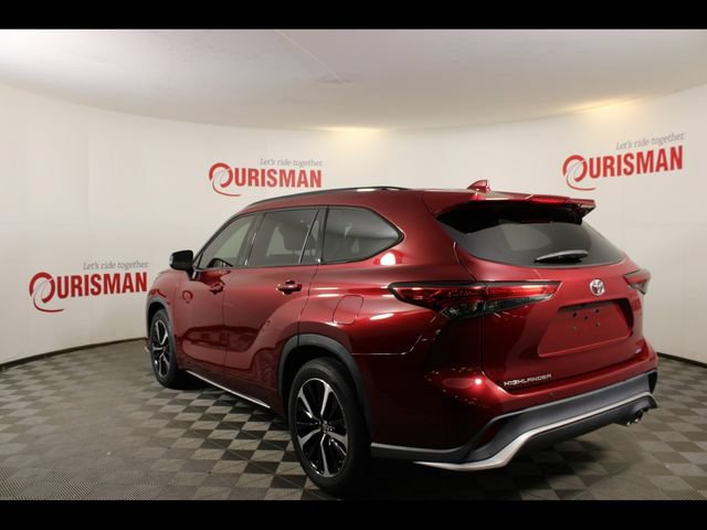 Used 2022 Toyota Highlander XSE FWD image 4