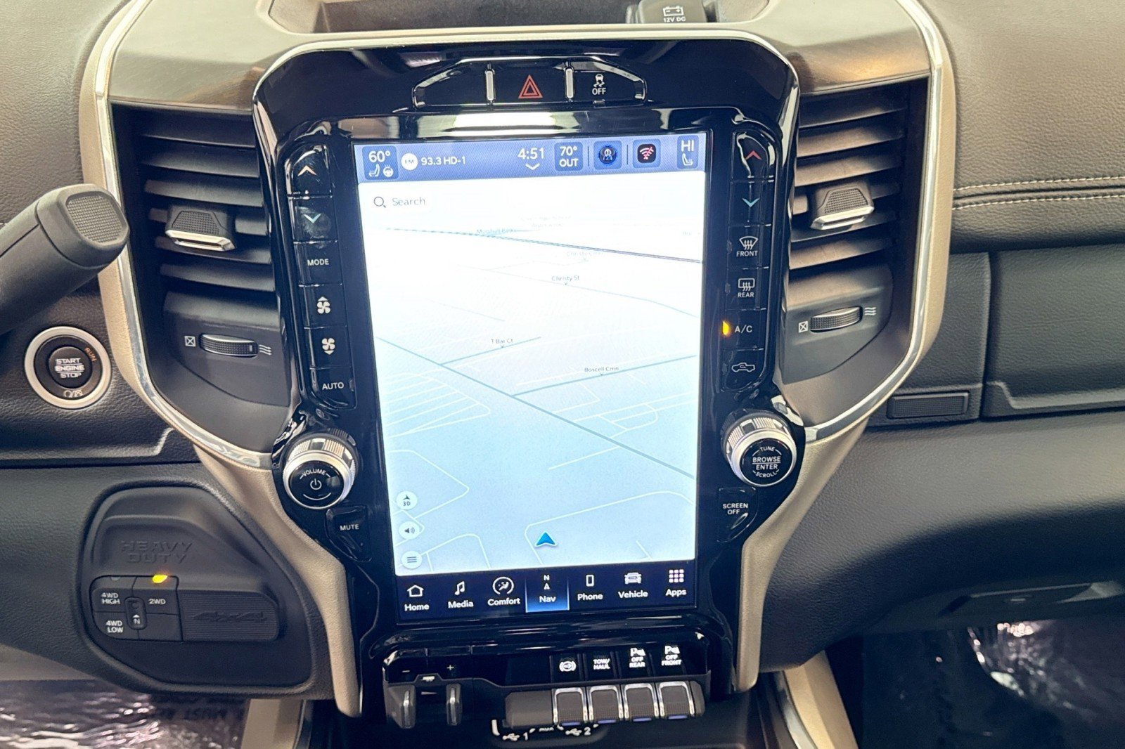 Used 2024 RAM 2500 Laramie AWD/4WD image 12