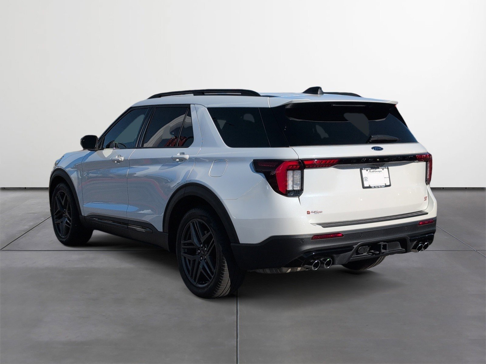 Used 2025 Ford Explorer ST image 4