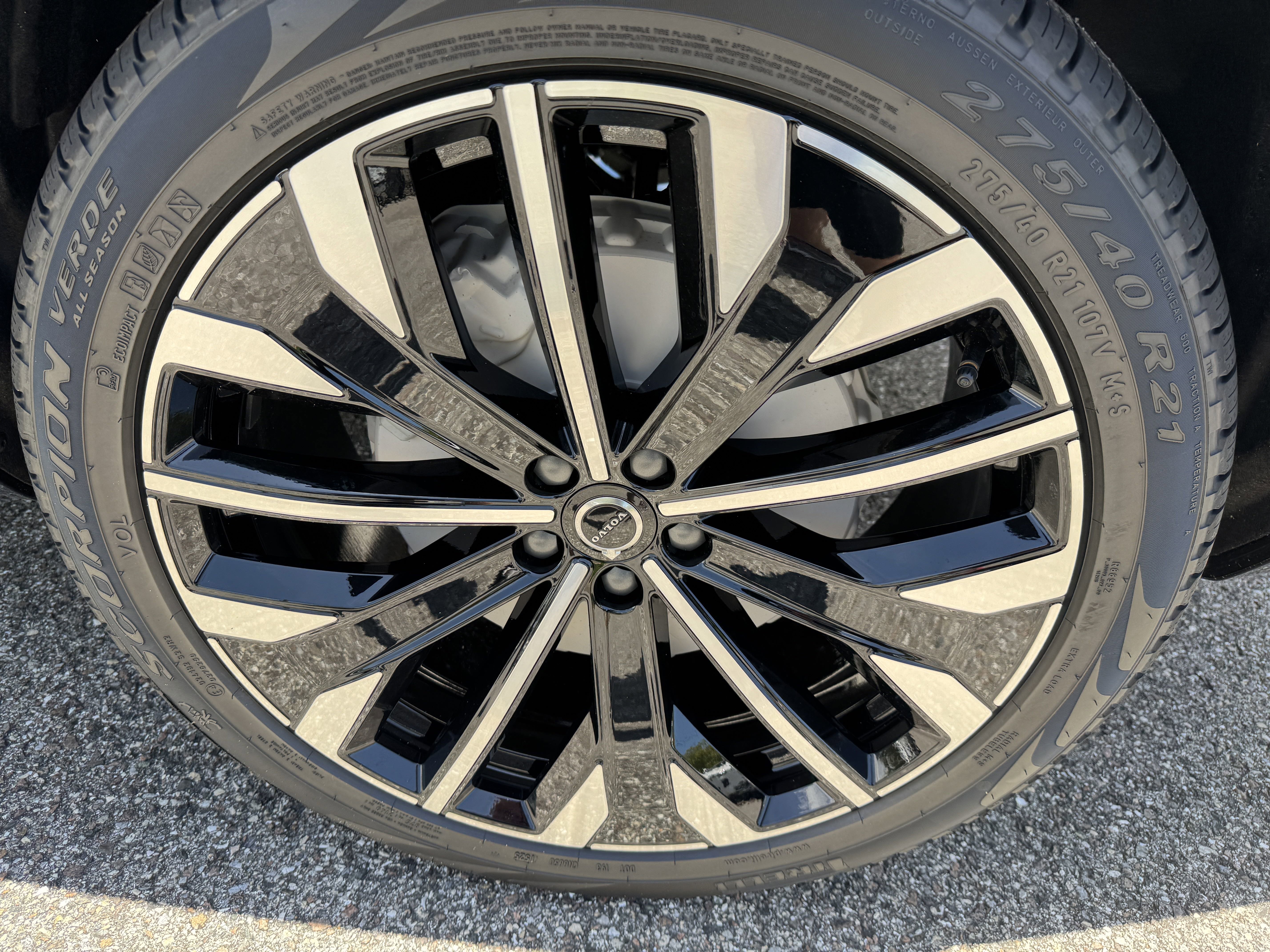 New 2026 Volvo XC90 B6 Core image 31
