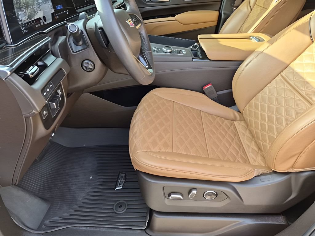 Certified 2024 Cadillac Escalade Sport w/ Touring Package image 33