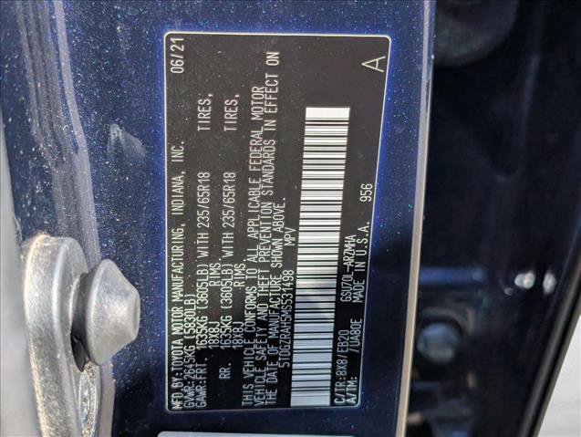 Used 2021 Toyota Highlander XLE FWD image 23