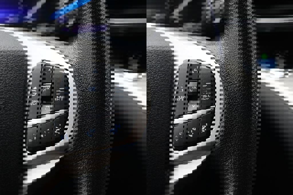 Used 2021 Ford Explorer XLT w/ Equipment Group 202A image 18