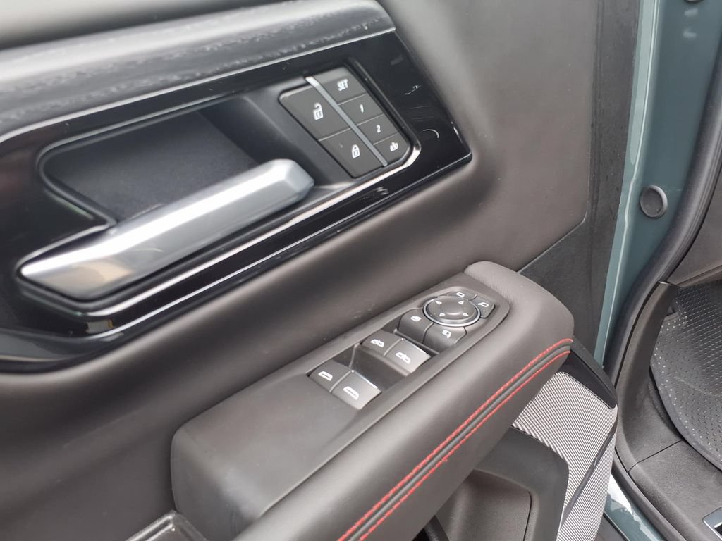 New 2026 GMC Yukon XL AT4 Ultimate AWD/4WD image 11