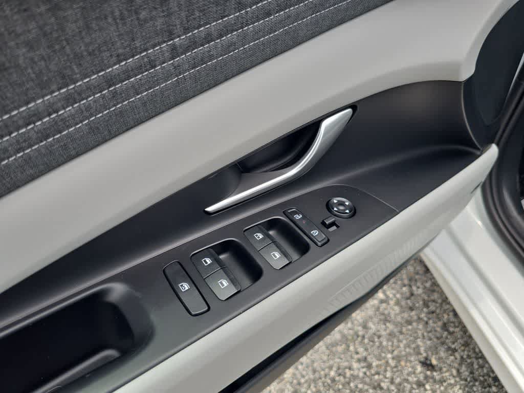 New 2026 Hyundai Elantra Limited FWD image 17