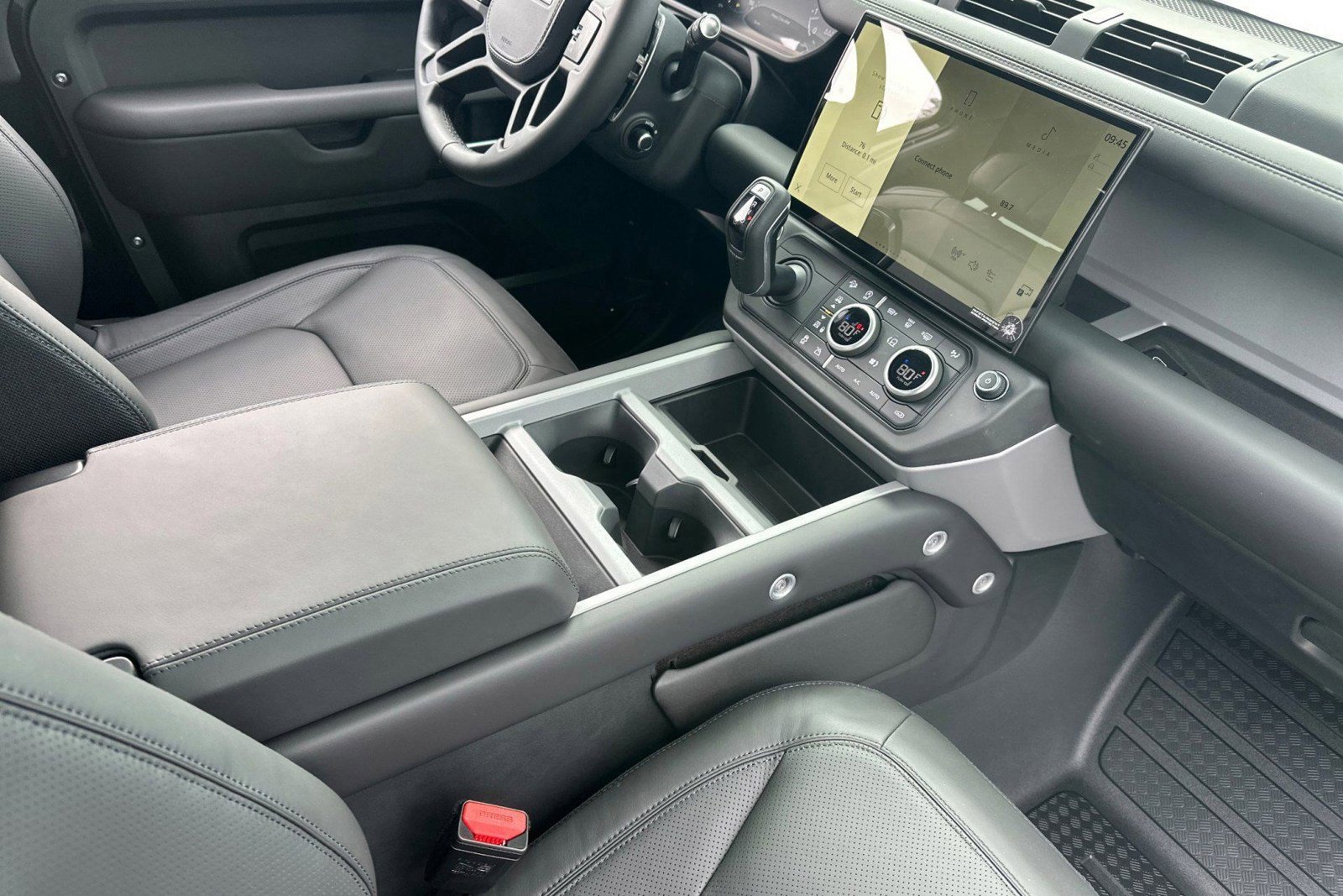 New 2026 Land Rover Defender 90 V8 image 26