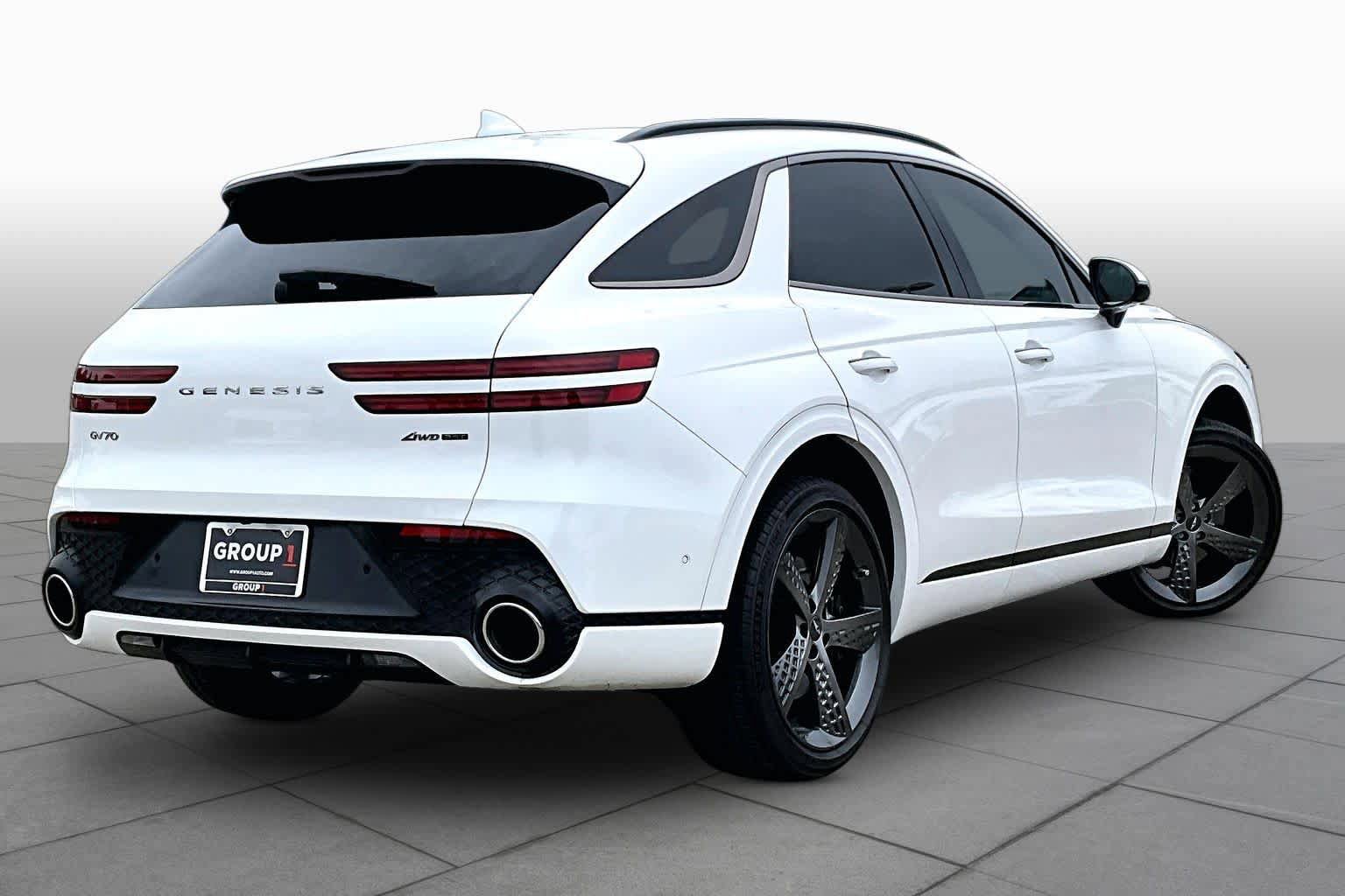 Used 2023 Genesis GV70 3.5T Sport w/ Sport Prestige Package AWD/4WD image 12
