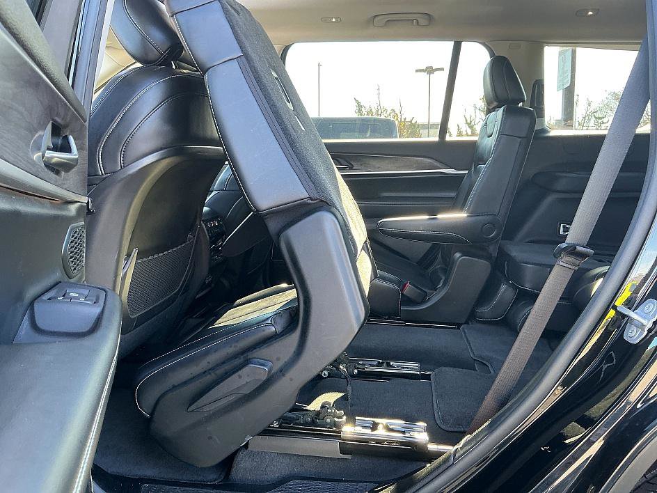 Used 2021 Jeep Grand Cherokee L Limited image 31