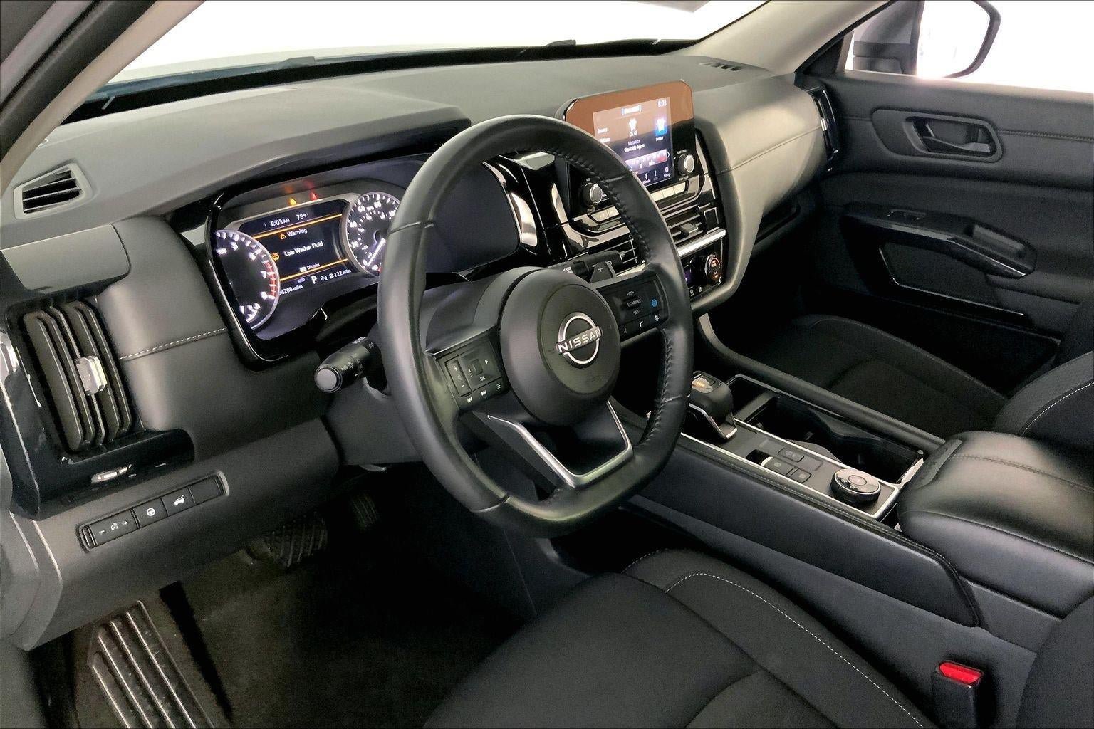 Used 2025 Nissan Pathfinder SV AWD/4WD image 14
