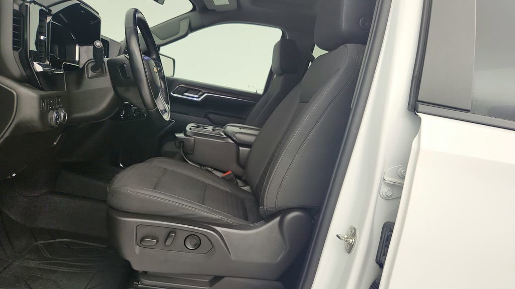 Used 2024 Chevrolet Silverado 1500 LT w/ Protection Package AWD/4WD image 15