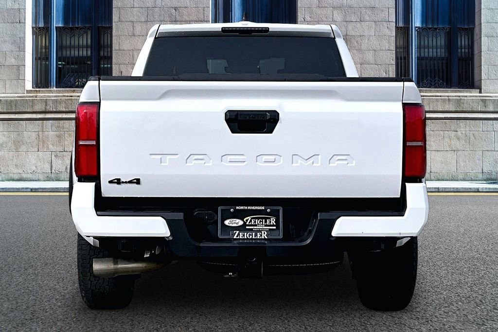 Used 2025 Toyota Tacoma TRD Off-Road image 4