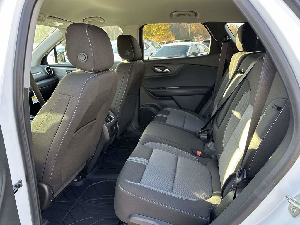 New 2025 Chevrolet Blazer LT w/ Midnight/Sport Edition AWD/4WD image 15