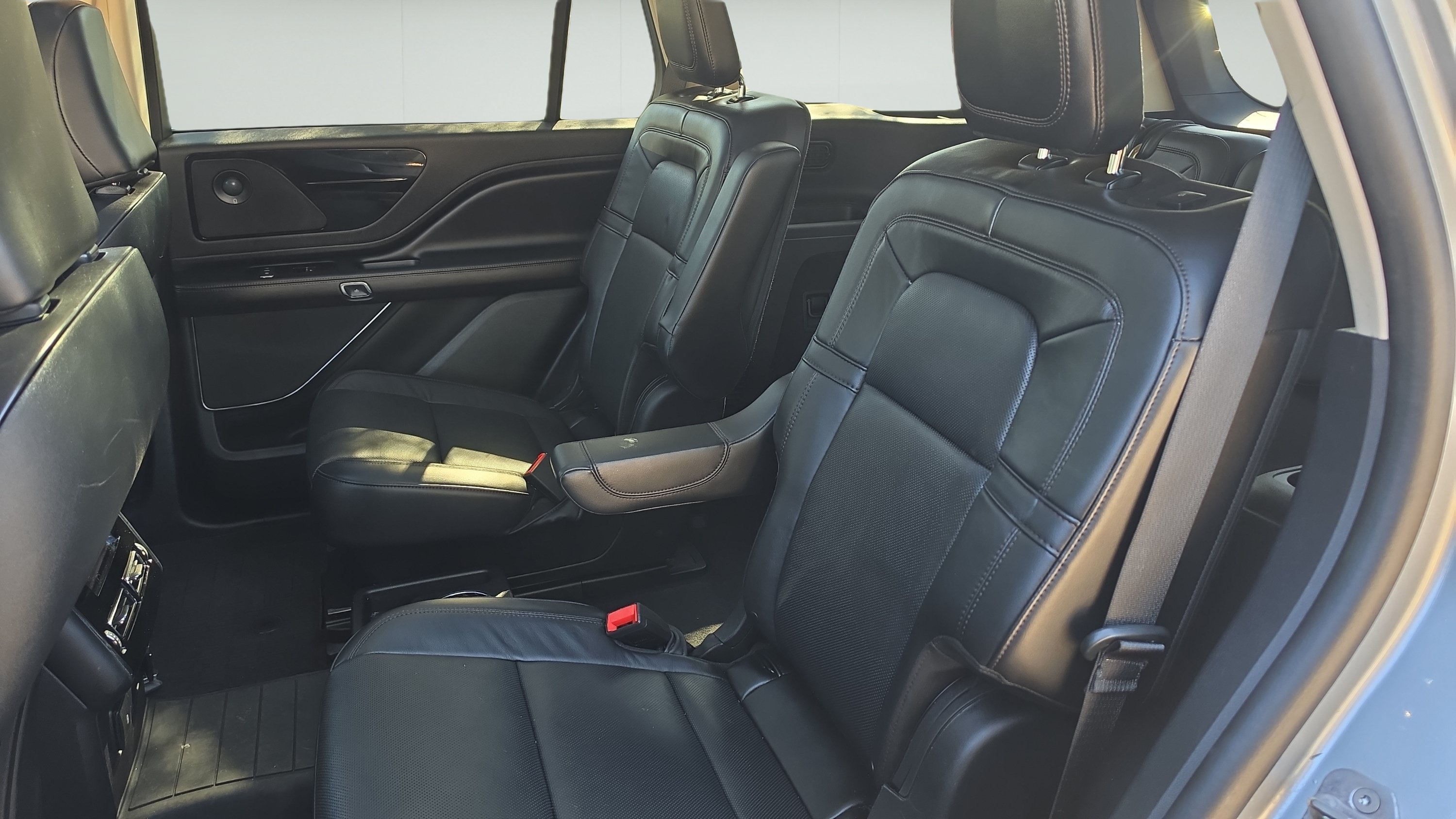 Used 2023 Lincoln Aviator Reserve w/ Elements Package Plus RWD image 19