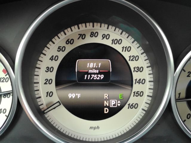 Used 2014 Mercedes-Benz E 250 BlueTEC Sedan image 40