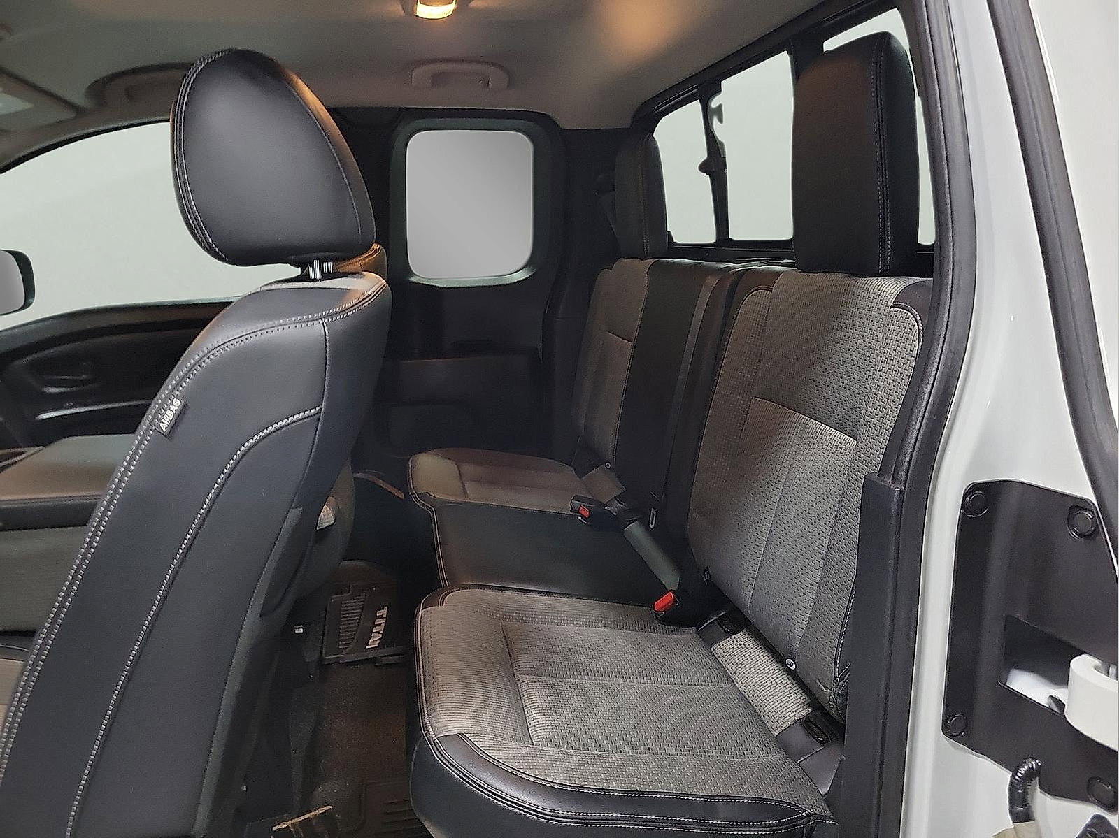 Used 2020 Nissan Titan S w/ S Utility Package image 9