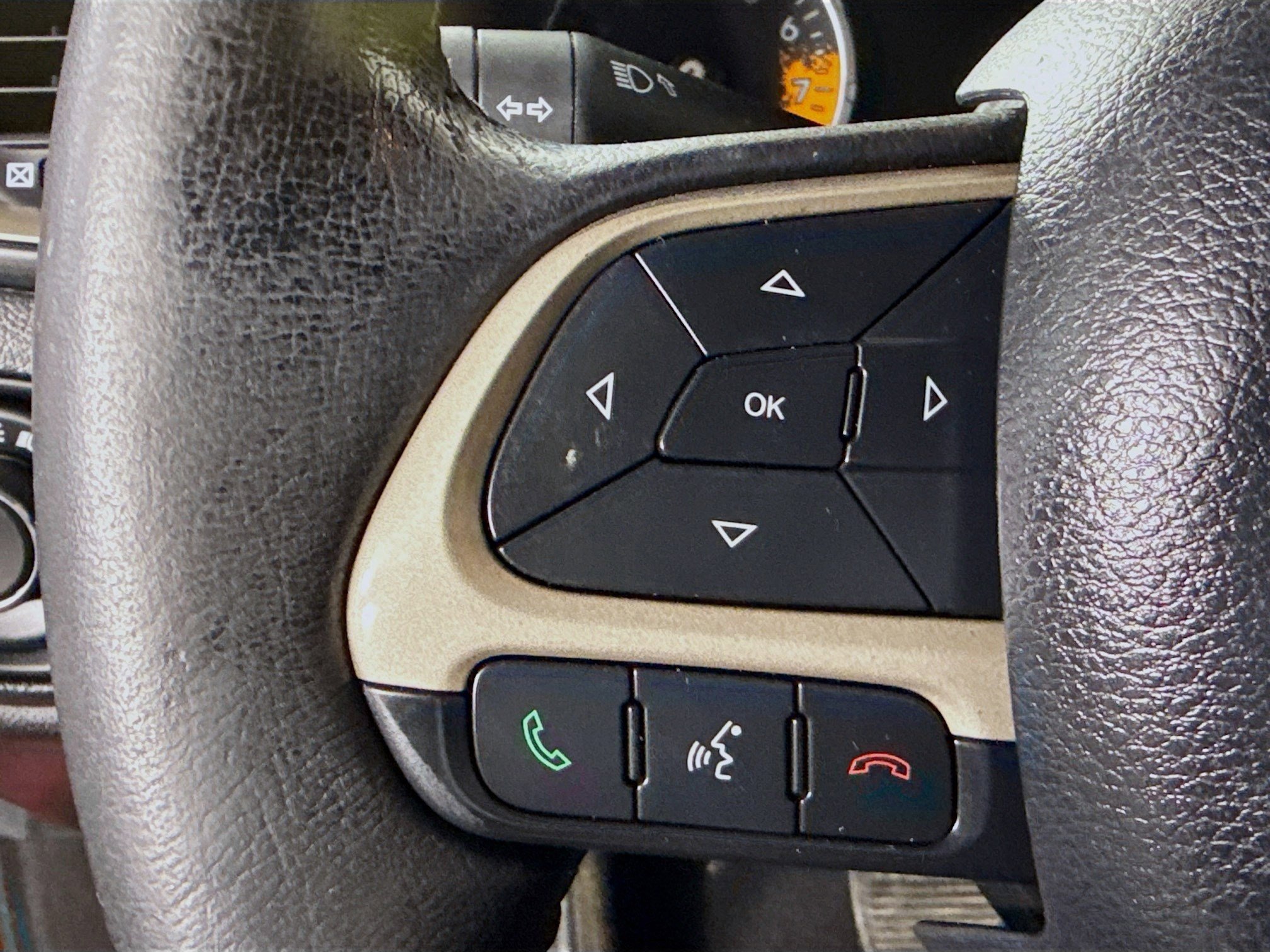 Used 2016 Jeep Renegade Limited image 14